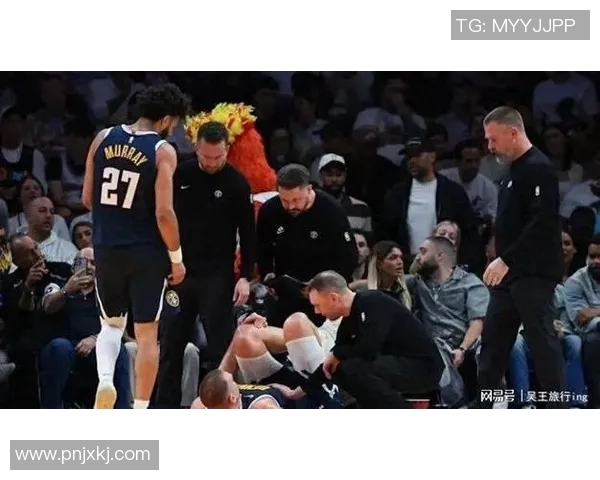 足球明星意外偷走队友进球瞬间引发热议赛场内外反响热烈